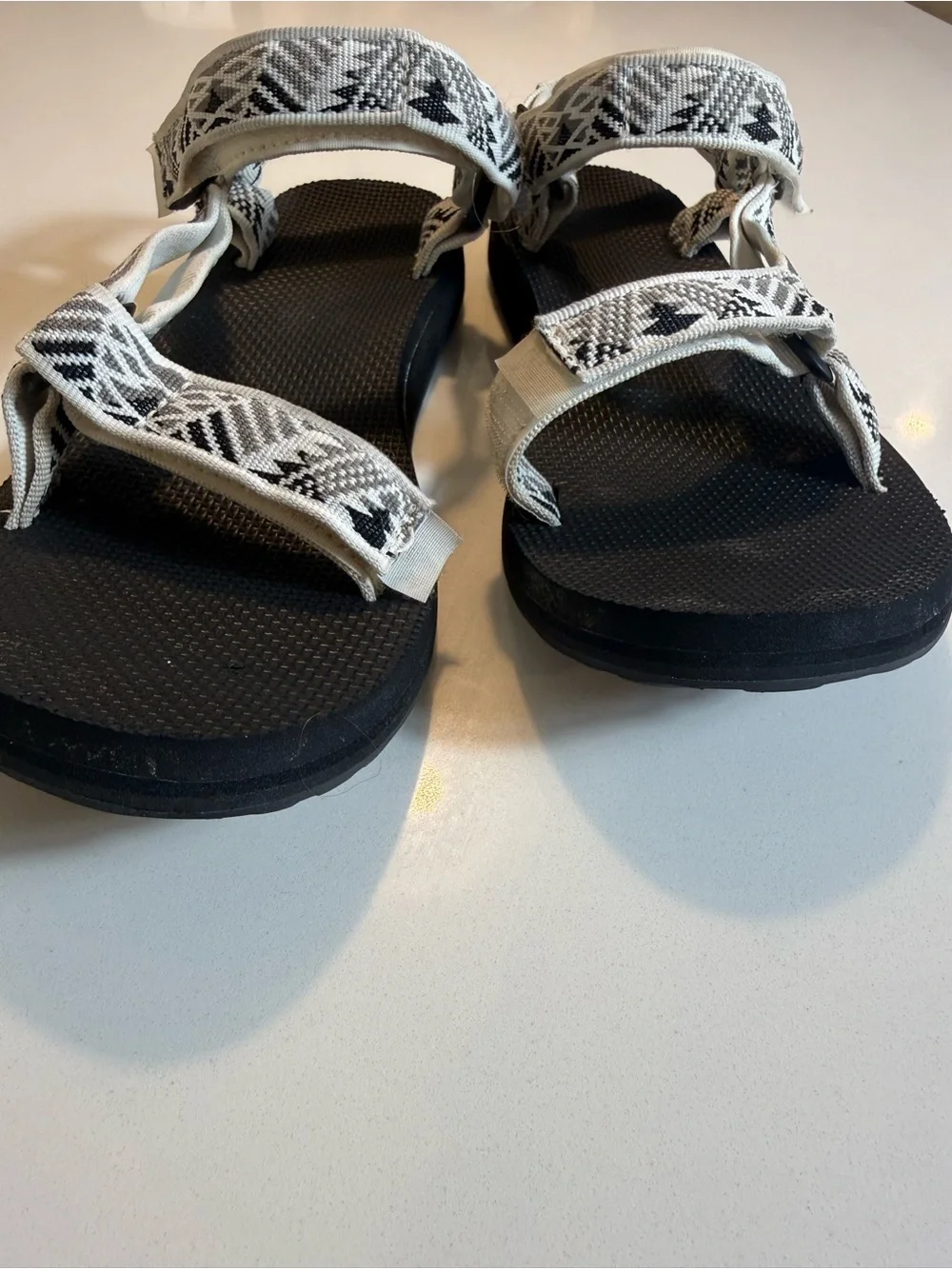 Teva Original Universal Boomerang White Grey Geometric Sport Sandals Size 9